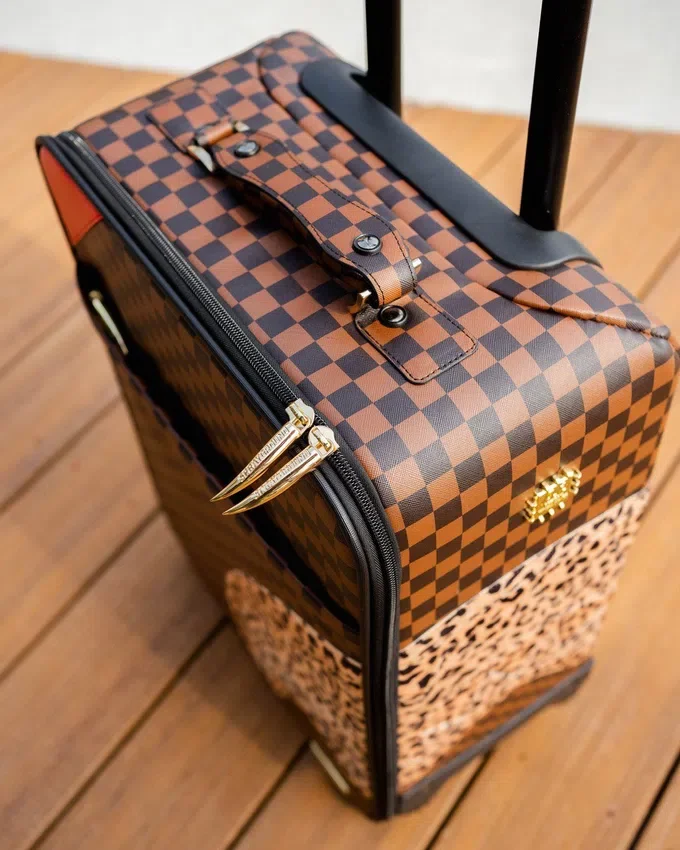 A.i.3 THE LEGACY: EQUIPAGE DE MANO JETSETTER