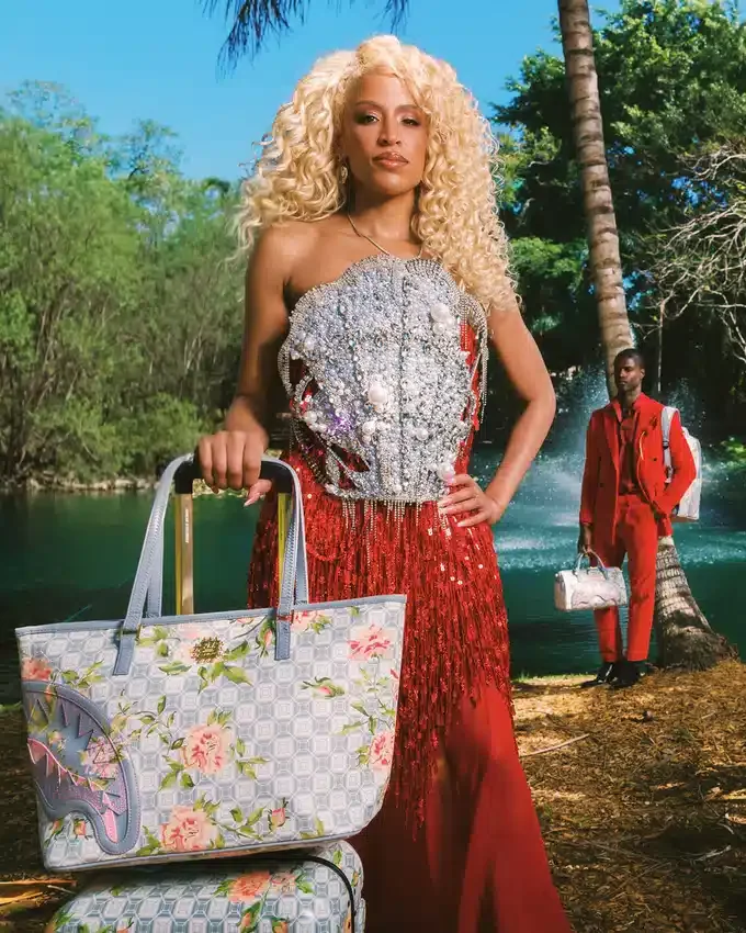A.I. AFRICAN INTELLIGENCE ELEGANT ENERGY TOTE - COLABORACIÓN CON SANDFLOWER
