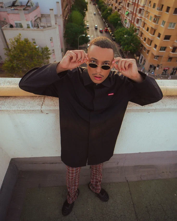 ABRIGO «MONEY WIND»