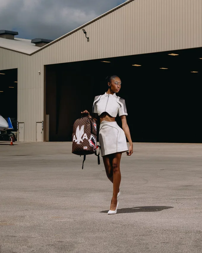 AMERICAN AIRLINES 100 AÑOS - Mochilas «AA TAKES FLIGHT»