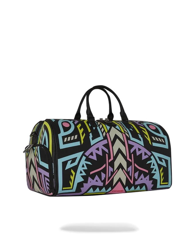BOLSA DE DEPORTE A.I. PATH TO THE FUTURE III - COLABORACIÓN CON SANDFLOWER (BRILLA EN LA OSCURIDAD)