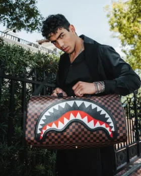 BOLSA DE DEPORTE «SAWTOOTH SHARKS IN PARIS»
