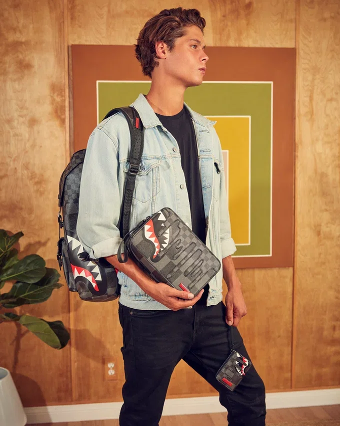 BOLSA DE NECESERES «XTC GREY SHARKS IN PARIS»