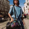 BOLSA DE VIAJE CON DRAGONES BORDADOS