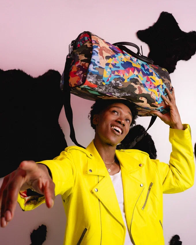 BOLSA DE VIAJE CON ESTAMPADO DE CAMO