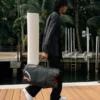 BOLSA DE VIAJE GRIS «Shark Bite Sharks In Paris»