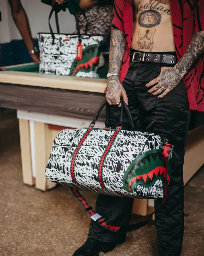 BOLSA DE VIAJE «NIGHT NIGHT EMPEROR»