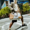BOLSA DE VIAJE PIRAMIDAL HENNY LATTE