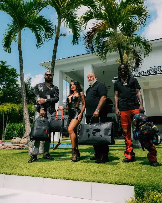 BOLSA DE VIAJE PIRAMIDAL JAMES FIRST CLASS GLOBAL TAKEOFF