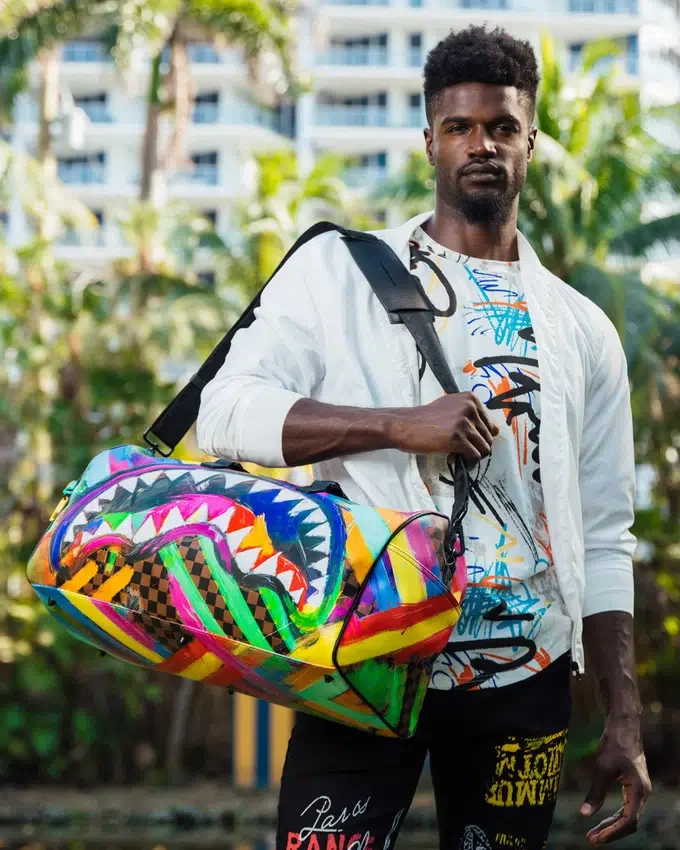 BOLSA DE VIAJE «SHARKS IN PARIS CITY STREAKS»