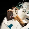 BOLSILLO EXTERIOR CON CREMALLERA DORADA «Sharks in Paris» – Equipaje de cabina jetsetter