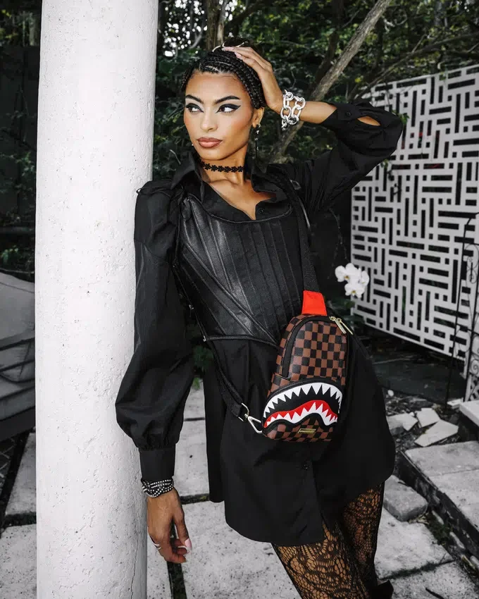 BOLSO BOLSOS CRUZADOS DE UNA CORREA «SAWTOOTH SHARKS IN PARIS»