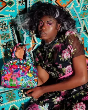 BOLSO DE MANO AVANT GARDEN