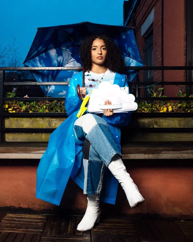BOLSO DE MANO CROSSOVER «CLOUDY WITH A CHANCE OF SHARK»