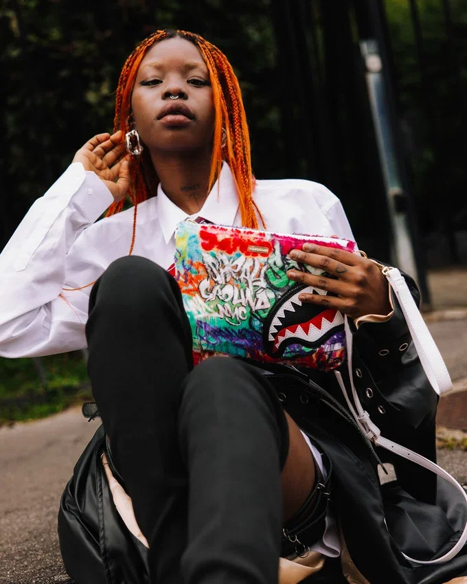 BOLSO DE MANO CROSSOVER «LE MONDE DES GRAFFITIS»