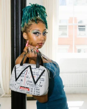 BOLSO DE MANO OFICIAL BASQUIAT «UNTITLED» (CHEESE POPCORN) 1983