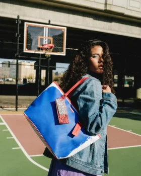 BOLSO TOTE ARTÍSTICO «THE BIG BLUE PURSE» DE KEITH HARING