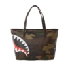 BOLSO TOTE CON ESTAMPADO DE CUADROS Y CAMUFLAJE