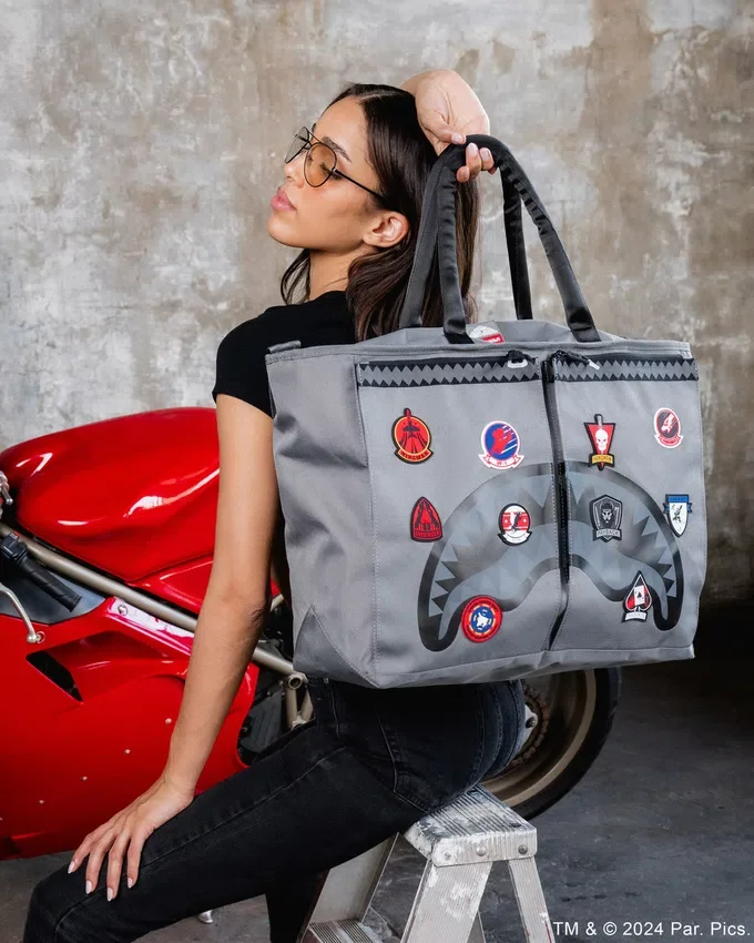 BOLSO TOTE DE PILOTO DE COLABORACIÓN OFICIAL CON TOP GUN FLIGHT CREW