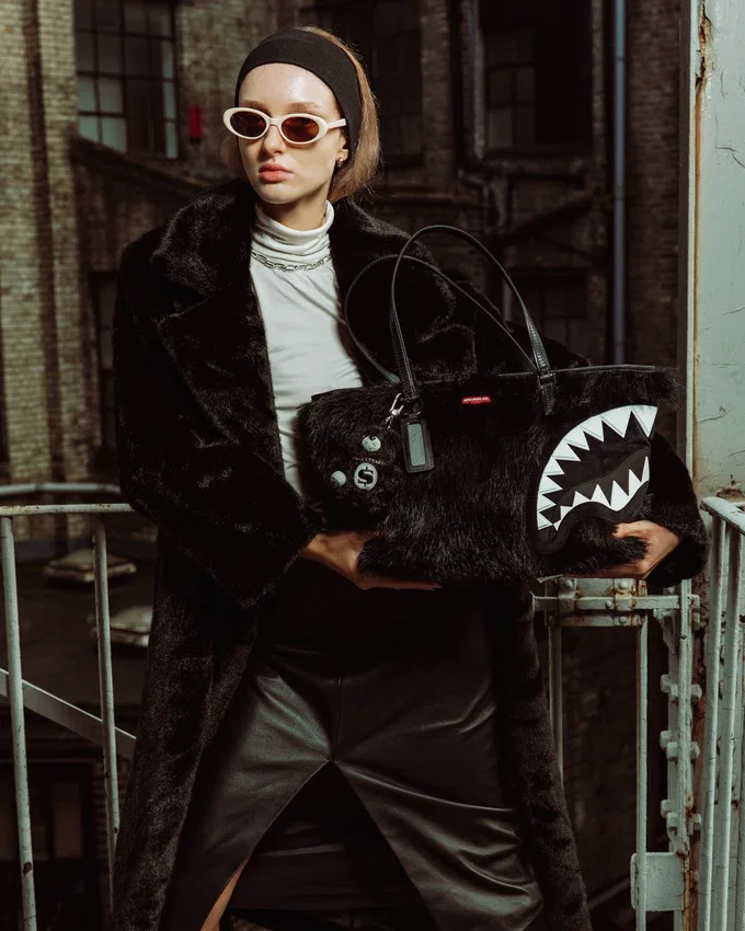 BOLSO TOTE FURZILLA SHARK (NIGHT)