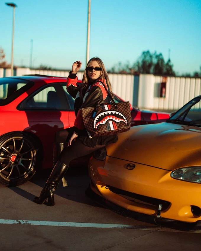 BOLSO TOTE «SHARKS IN PARIS GT»