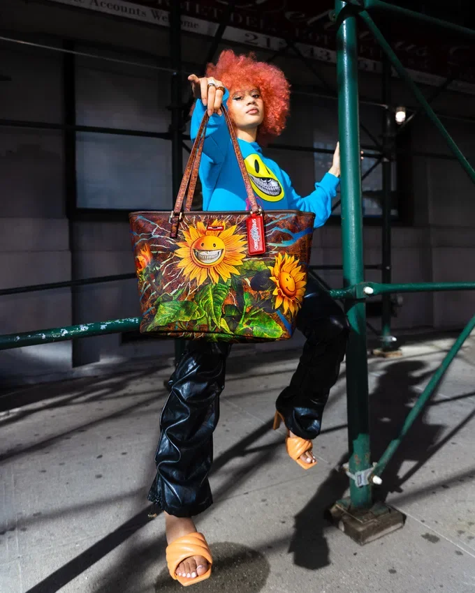 BOLSO TOTE «SUNFLOWER GRIN» EN COLABORACIÓN CON RON ENGLISH