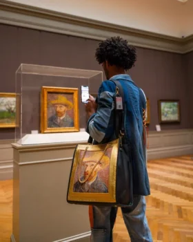 BOLSOS TOTE «EL AUTORRETRATO ENMARCADO DE VAN GOGH»