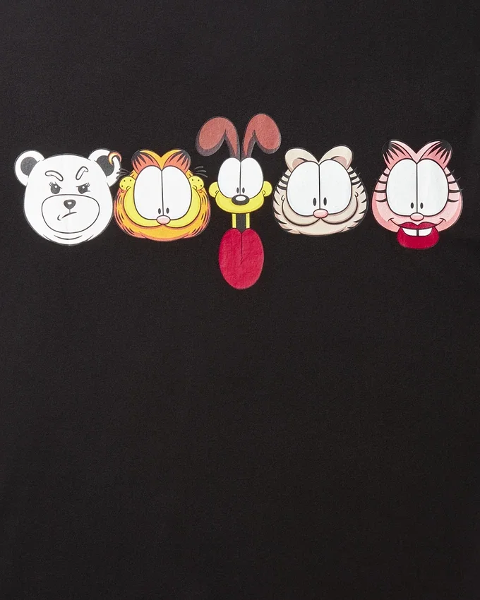 CAMISETA CON ESTAMPADO DE GARFIELD (NEGRA)