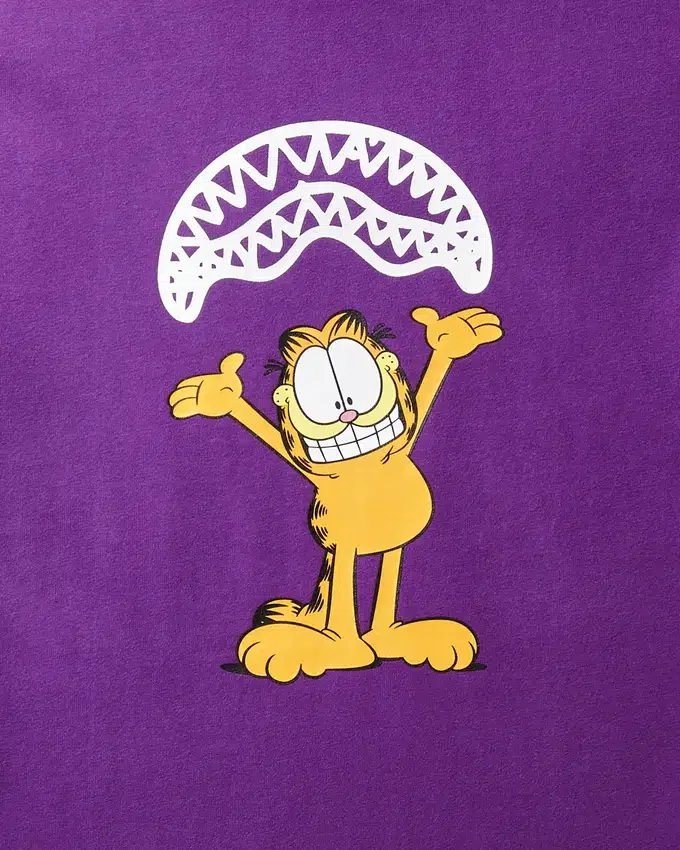 CAMISETA CON ESTAMPADO «GARFIELD SHARKMOUTH» (MORADO)
