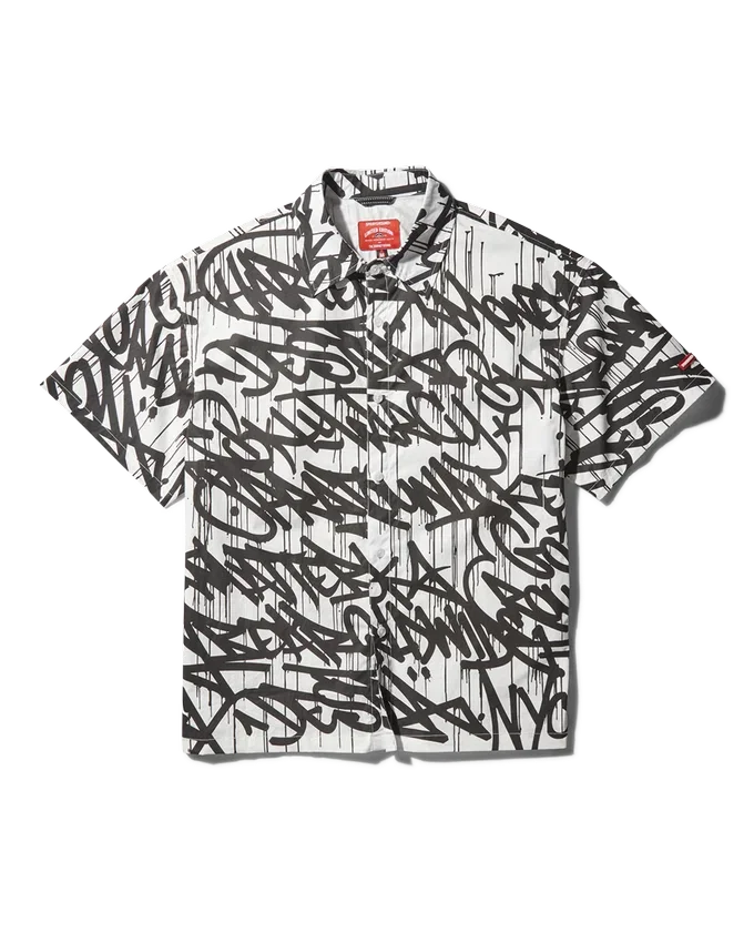 CAMISETA DE MANGA CORTA CON BOTONES DELANTEROS «GRAFFITI»