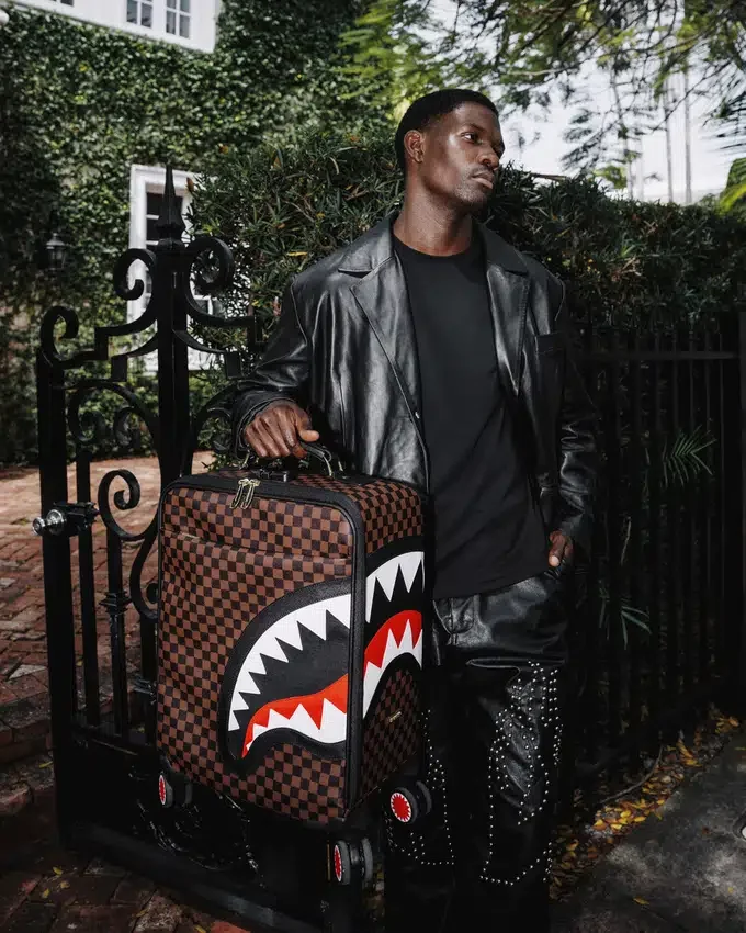 EQUIPAJE DE MANO «SAWTOOTH SHARKS IN PARIS»