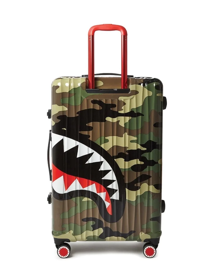 Equipaje de TAMAÑO COMPLETO SHARKNAUTICS (Camo) de 29,5”