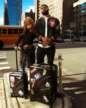 EL VIAJE COMIENZA: EQUIPAZGO DE MANO SHARKITECTURE NEGRO CON PEGATINAS EXTRA
