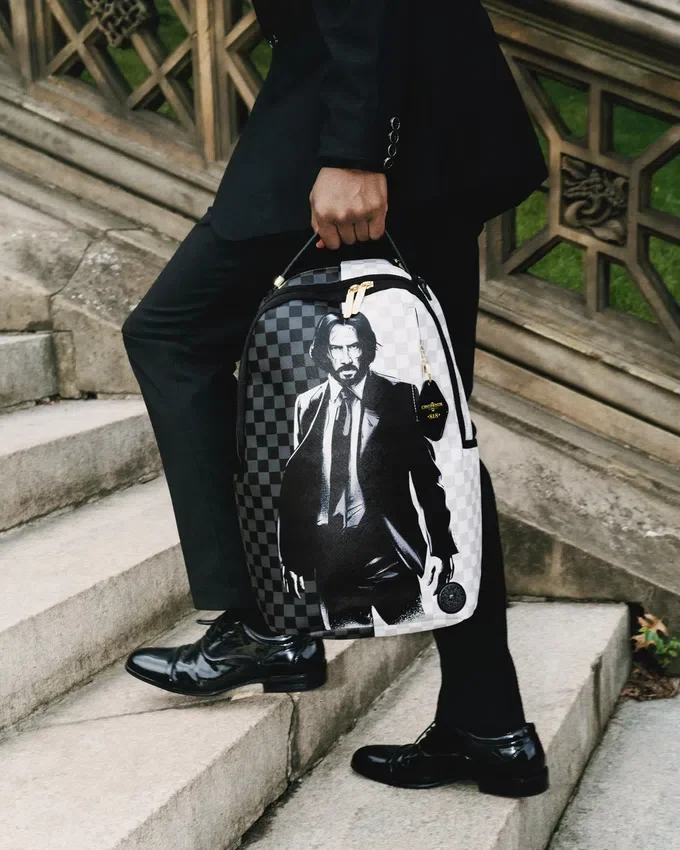JOHN WICK - Mochila «STAND STRONG»