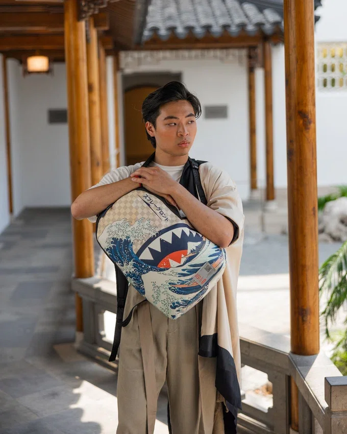 LA MOCHILA MET HOKUSAI GREAT WAVE