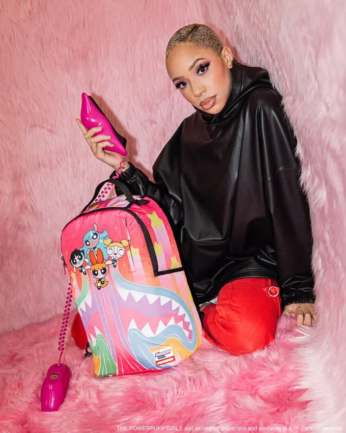 LAS SUPERCHICAS: «BUST OUT» Mochila DLXSR