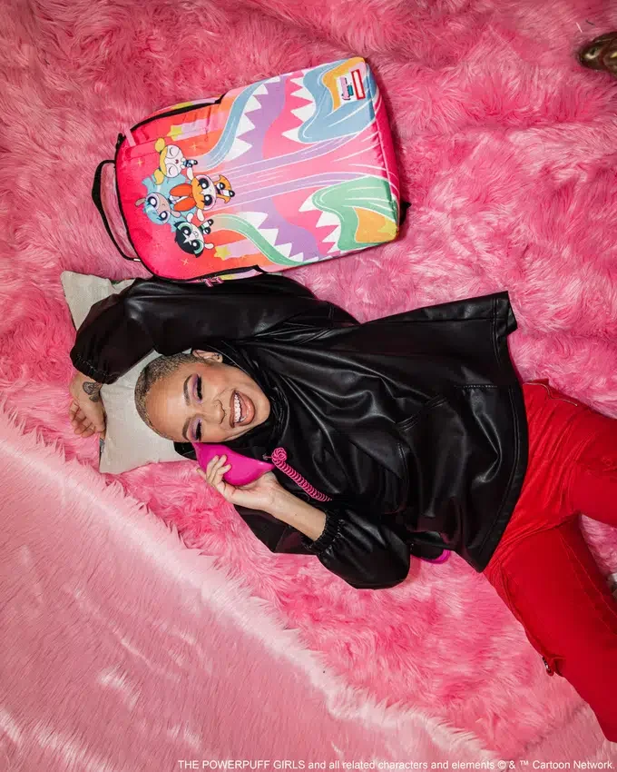 LAS SUPERCHICAS: «BUST OUT» Mochila DLXSR