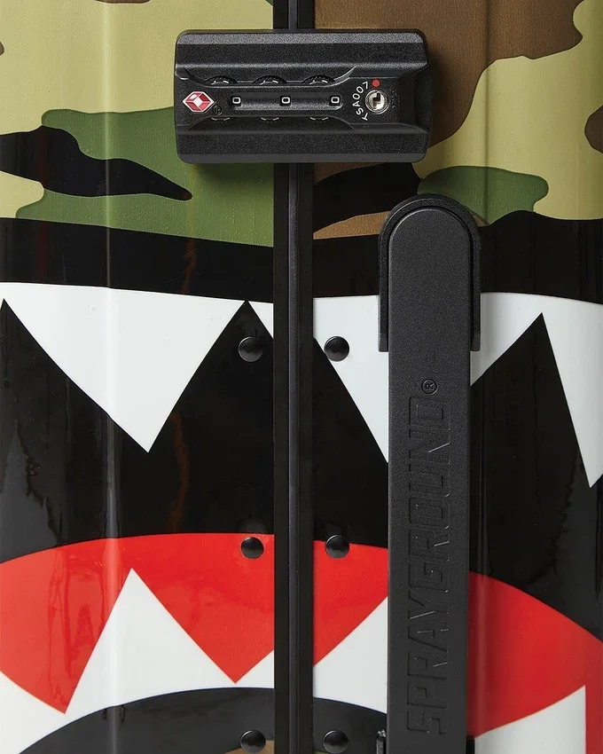 MALETA DE CABINA SHARKNAUTICS (Camo) DE 21,5”