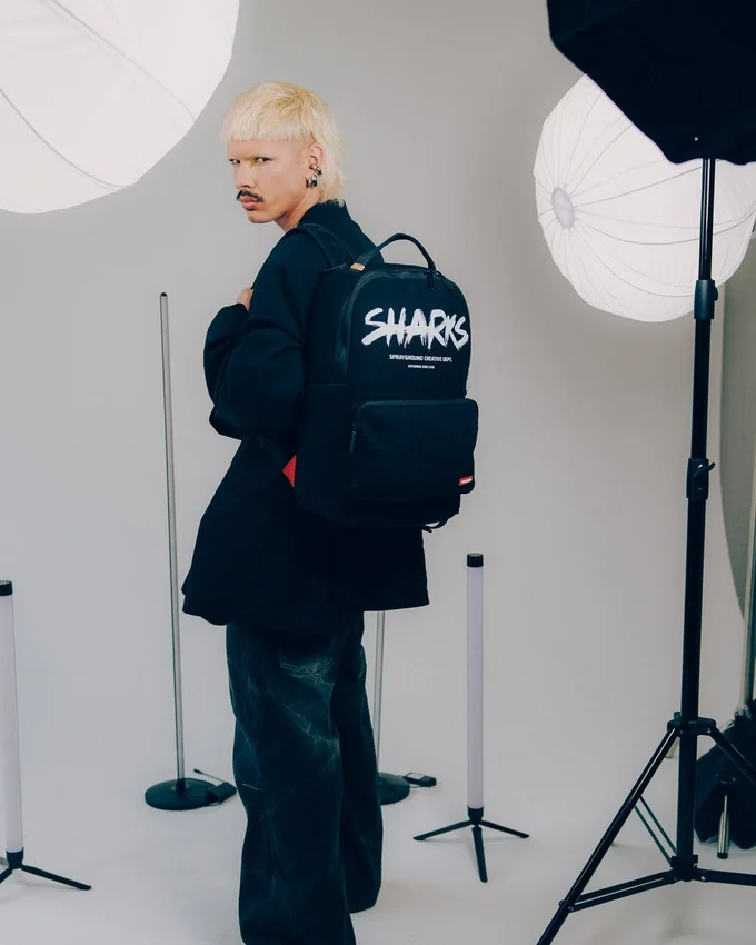 MOCHILA CARGO HERO DE SHARKS CREATIVE DEPT