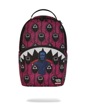 Mochila con colaboración de «SQUID GAME»: Frente con hombre y espalda con tiburones rosas