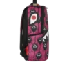 Mochila con colaboración de «SQUID GAME»: Frente con hombre y espalda con tiburones rosas