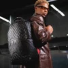 Mochila con corte y cosido a mano