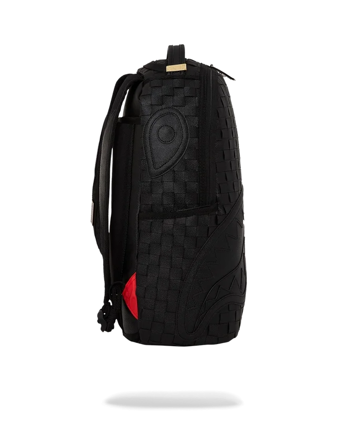 Mochila con corte y cosido a mano