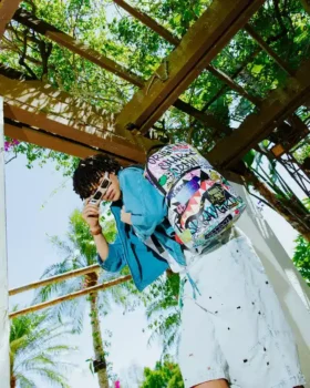Mochila «CREATE ANOTHER DAY»