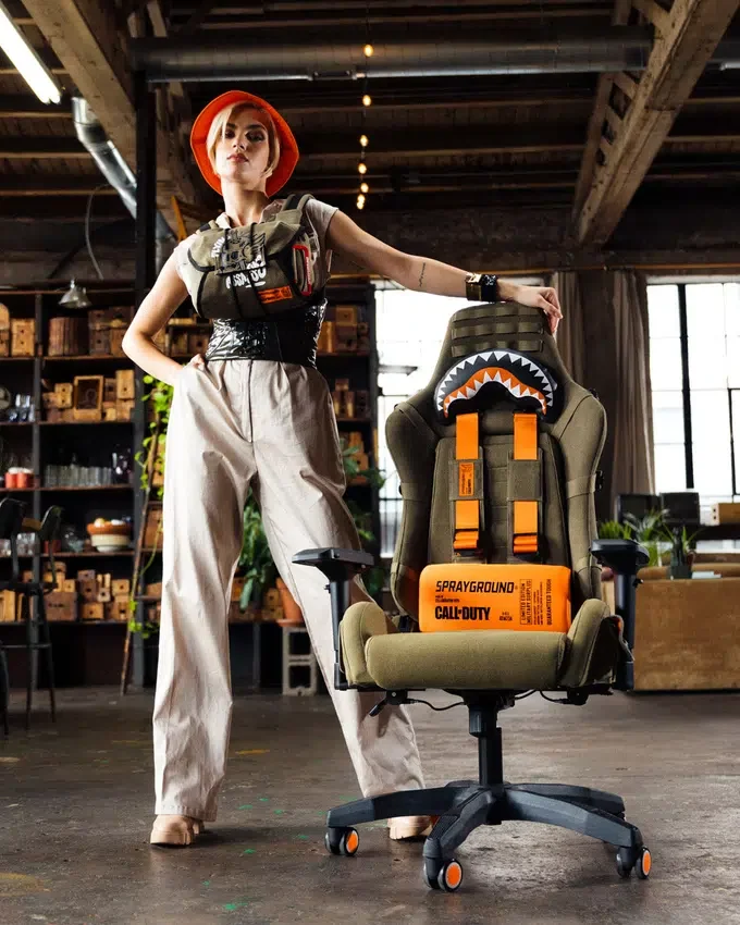MOCHILA DE PECHO DE PARACAÍDAS «FLYING ASSASSINS» DE CALL OF DUTY