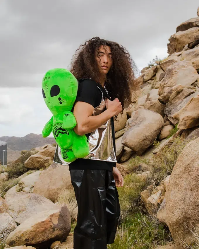 Mochila de peluche «ALIEN»