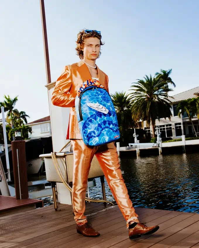 Mochila «DEEPSEA ESCAPE» CON PAÑUELO DESMONTABLE
