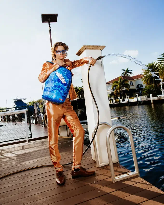 Mochila «DEEPSEA ESCAPE» CON PAÑUELO DESMONTABLE