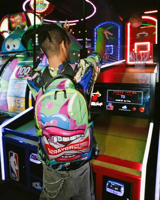 Mochila DLXR «GUMMY SPRAY»