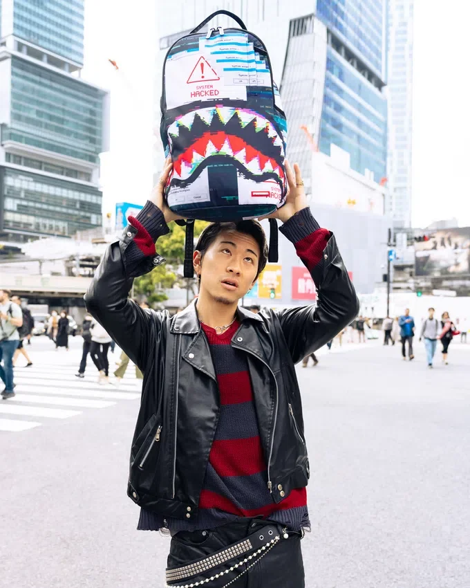 MOCHILA DLXR «HACKED & STACKED BUT I STILL GOT YOUR BACK»